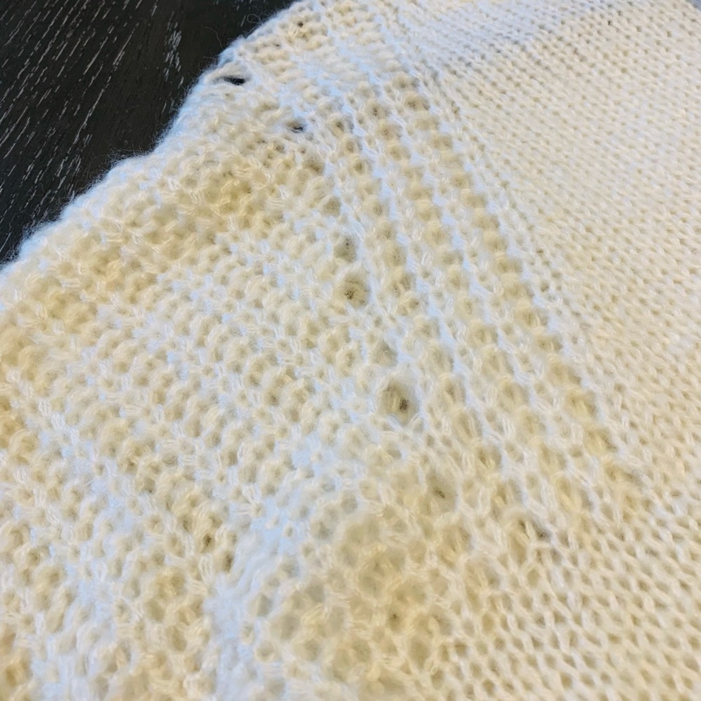 Beautiful sweater - Picture 5 of 8